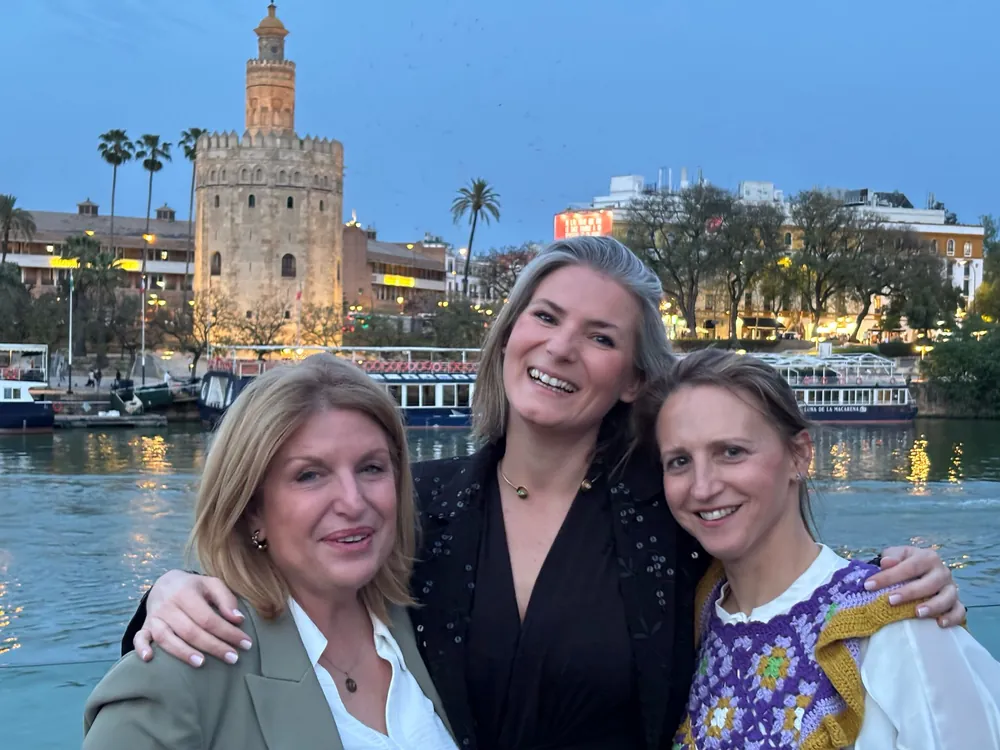 Compañeras de las corredurías de Mediavanz en un encuentro del grupo en Sevilla